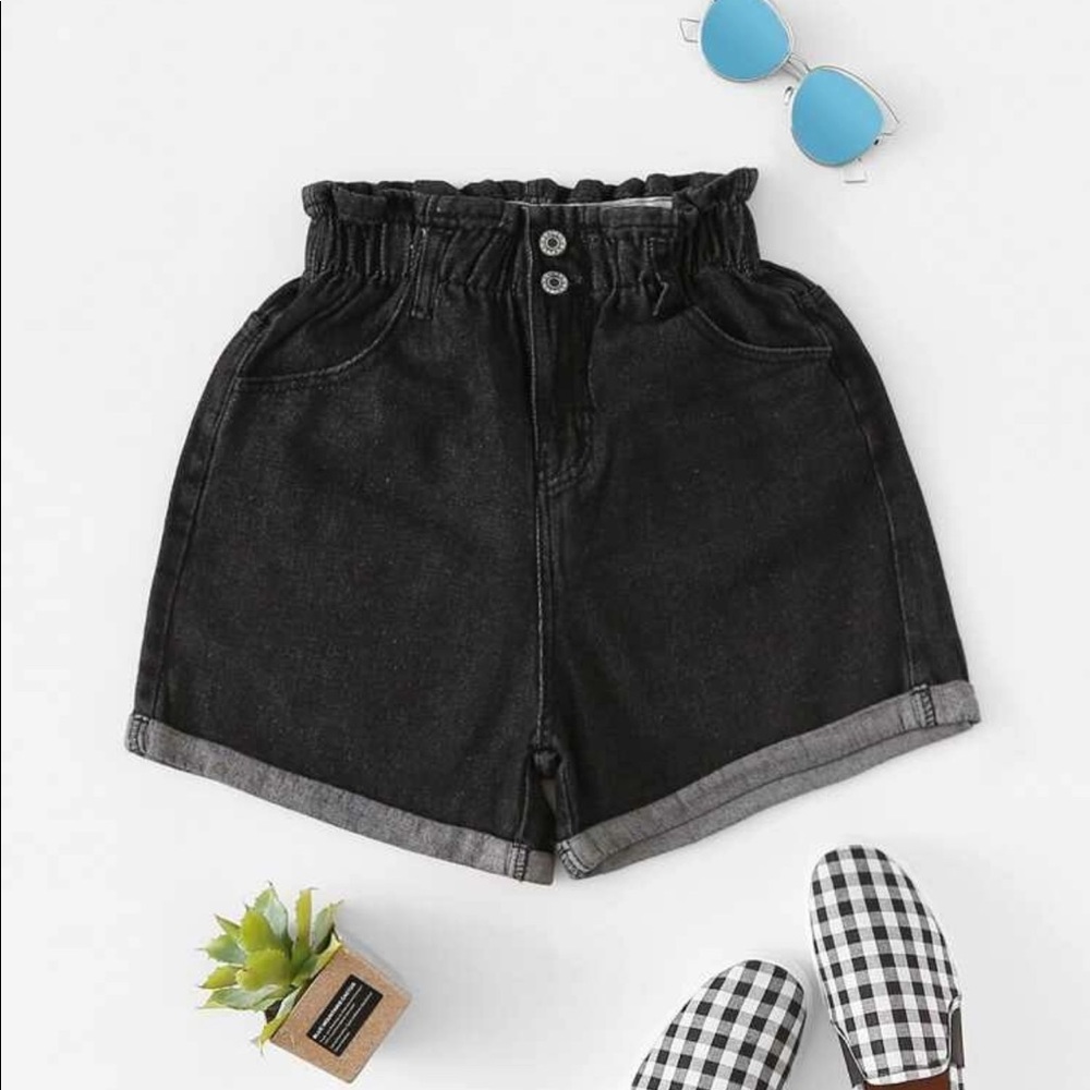 Black Mom Shorts- ROMWE